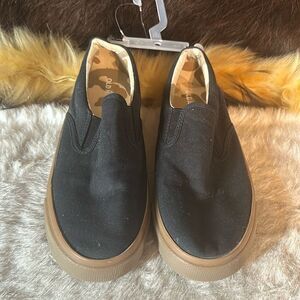 Old Navy shoes 5 (5485) NWOT